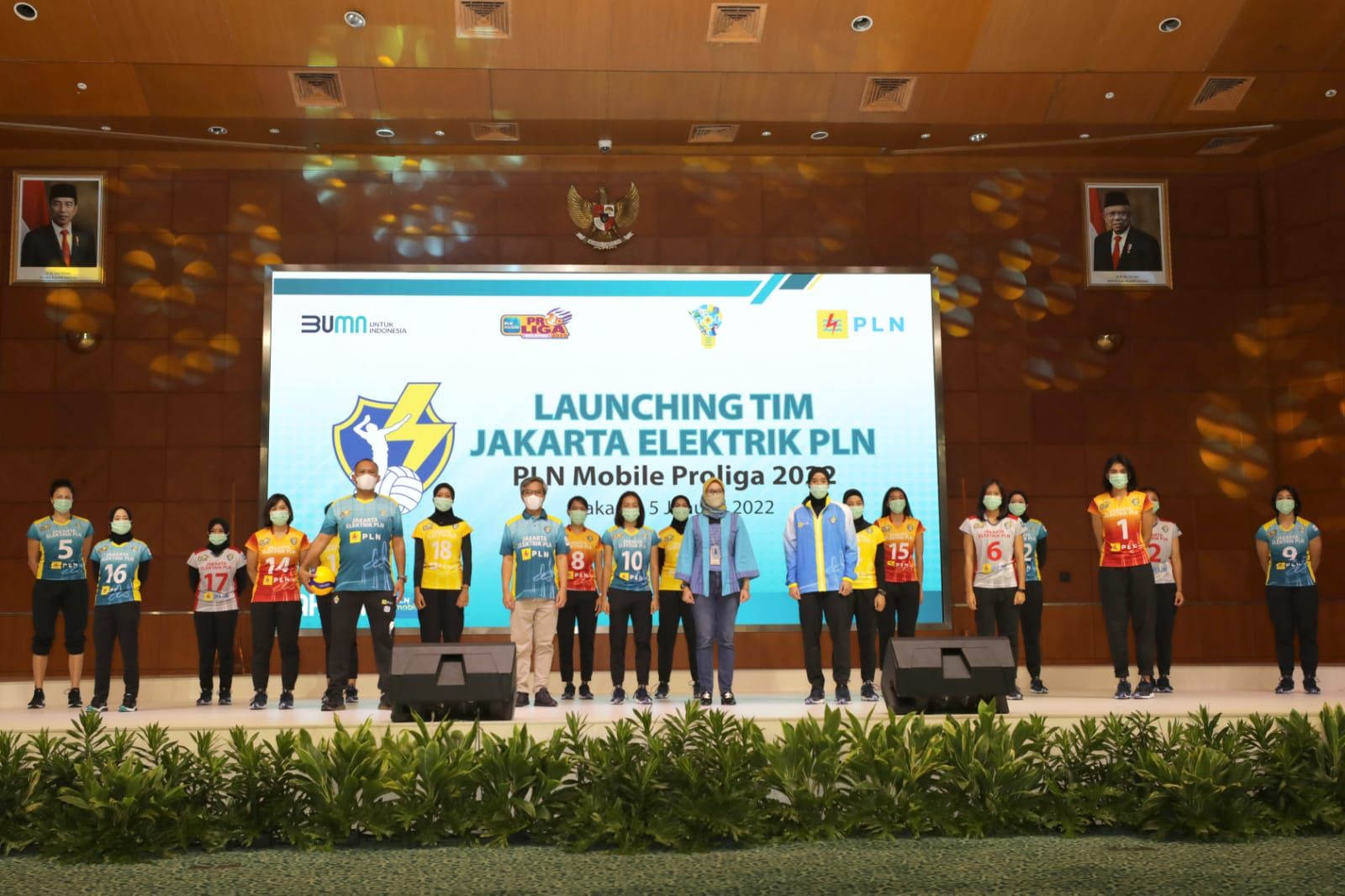 OPTIMIS JUARA: Launching tim putri Jakarta Elektrik PLN yang akan berlaga pada PLN Mobile Proliga 2022 di Jakarta, Rabu (5/1). (PLN for Lombok Post)