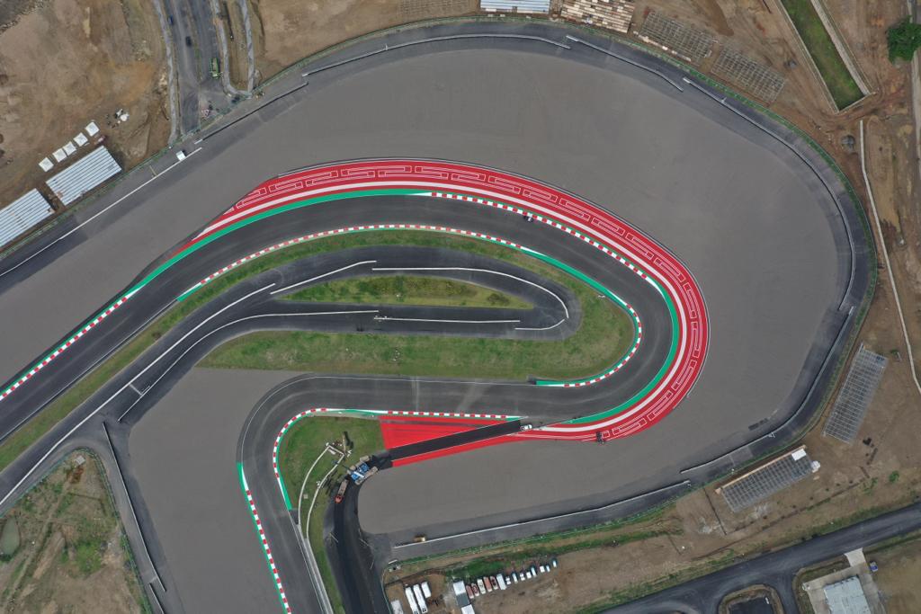 MENYAMBUT MOTOGP: Pembenahan sarana dan fasilitas pendukung di Pertamina Mandalika International Street Circuit digesa pemerintah untuk menyukseskan event MotoGP, Maret 2022.(DOK/Lombok Post)