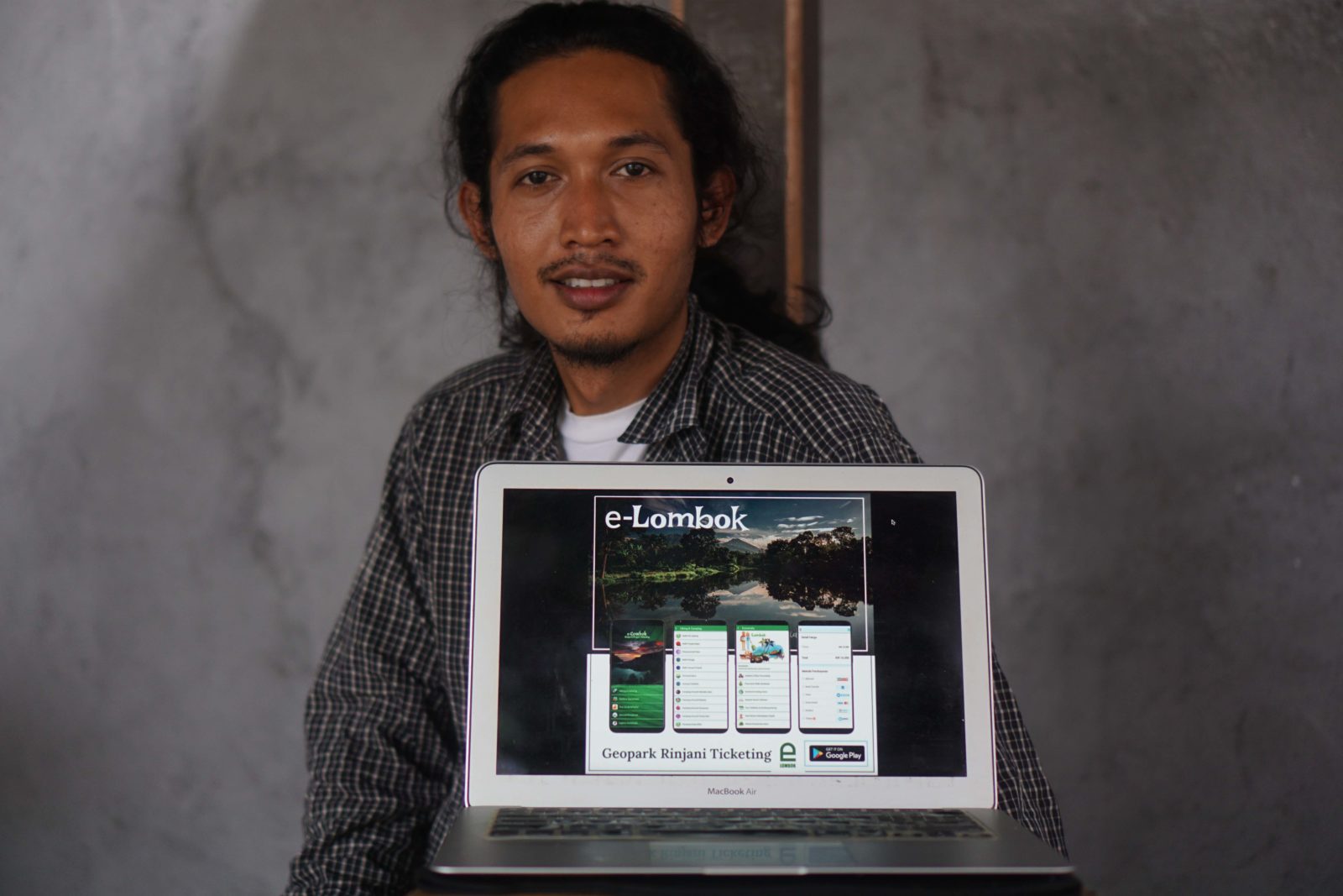 Yogi Birul Walid Sugandi. (Fatih/Lombok Post)