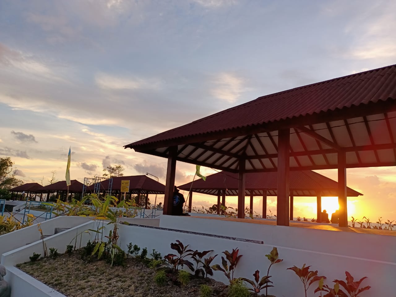 Suasana senja di Taman Rekreasi Loang Baloq Mataram beberapa waktu lalu.