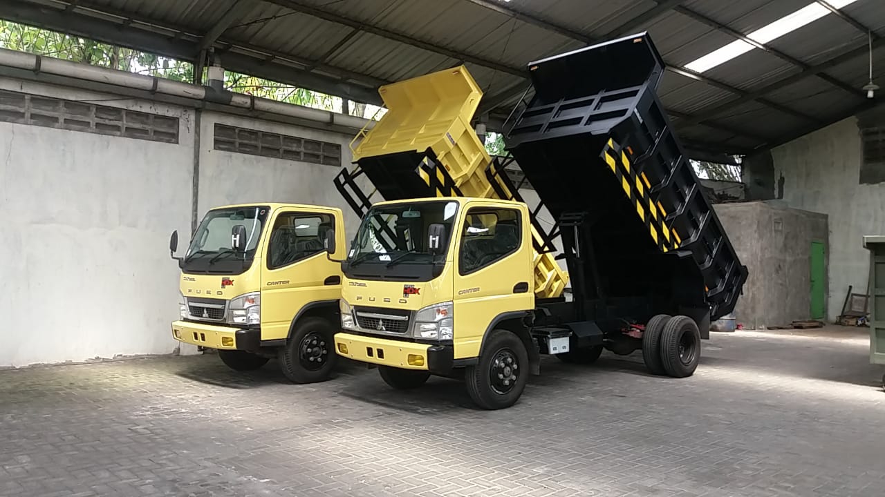 FUNGSIONAL: Inilah truk FE SHD-X K Super Power Colt Diesel Turbo Intercooler dari Mitsubishi. Bisa didapatkan di PT Berlian Cahaya Bima, diler Mitsubishi Lombok, Jalan Selaparang nomor 36 Mayura, Cakranegara, Mataram. (MITSUBISHI FOR LOMBOK POST )