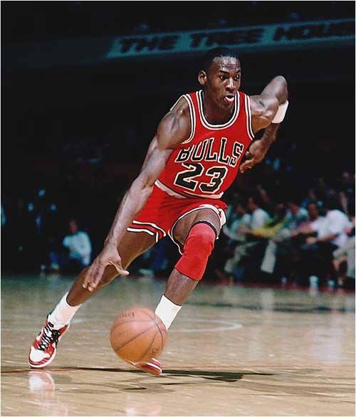 Legenda Chicago Bulls, Michael Jordan, saat beraksi di NBA pada 1985. (NBA)