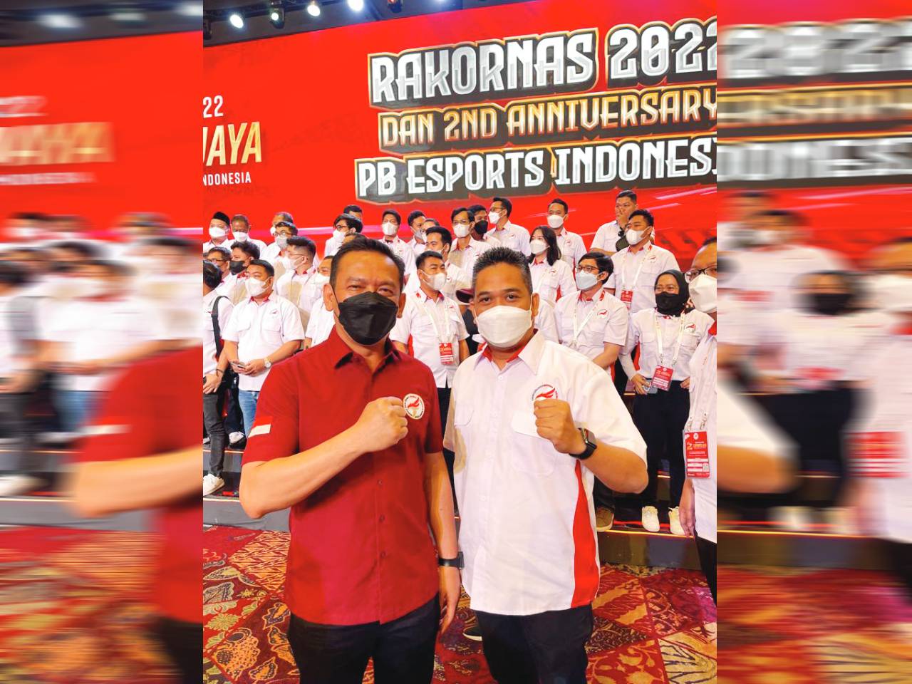 RAKORNAS: Ketua Harian Pengda ESI NTB Hafid Hasyim (kanan) bersama Ketua Harian PB ESI Bambang Sunarwibowo saat menghadiri Rakornas, Sabtu (5/3).(ESI NTB FOR LOMBOK POST)