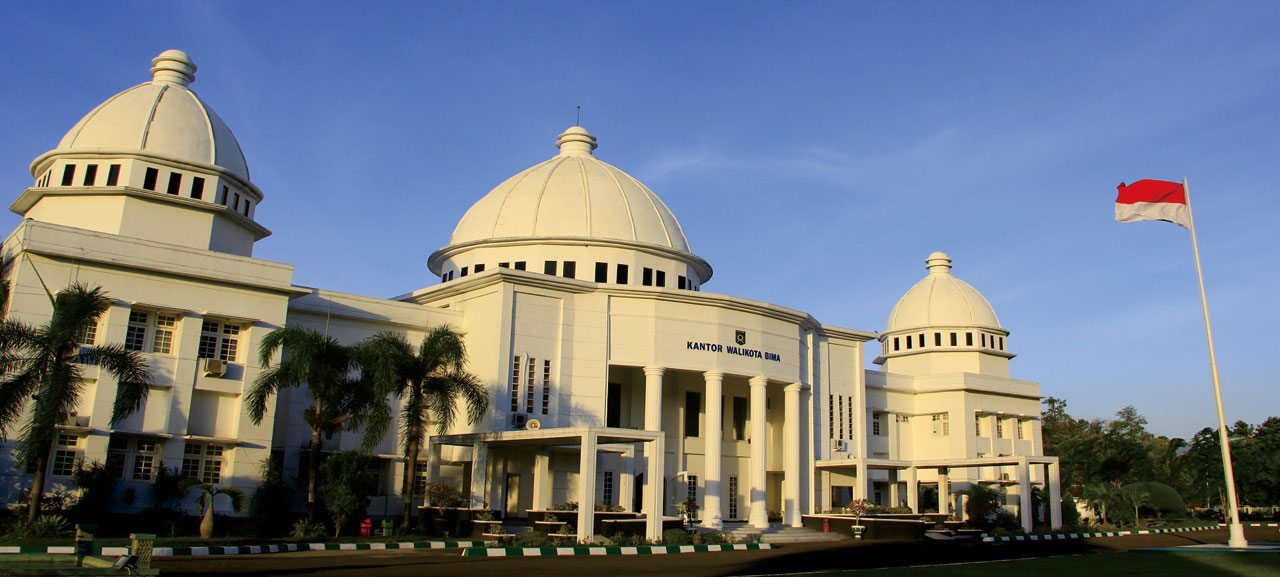 MEGAH: Gedung kantor Wali Kota Bima. Kini, pembangunan sayap kantor wali kota itu memasuki tahap akhir.