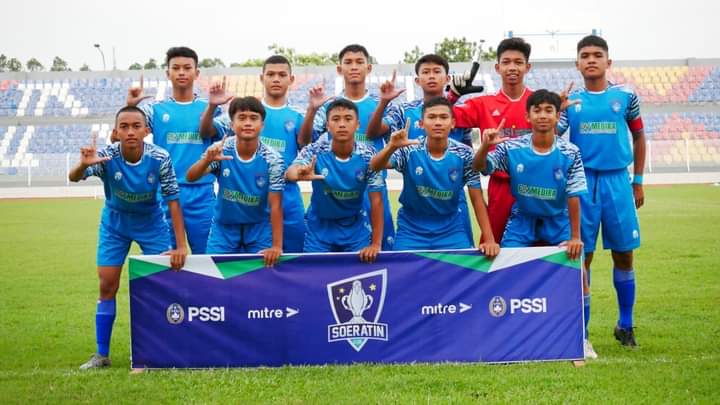 MASUK 16 BESAR: Perslobar mengamankan tiket ke 16 besar setelah menjadi salah satu klub terbaik dari empat klub peringkat ketiga lainnya.(ASKAB PSSI LOBAR FOR LOMBOK POST)