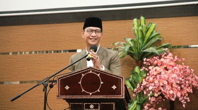 Wali Kota Mataram H Mohan Roliskana