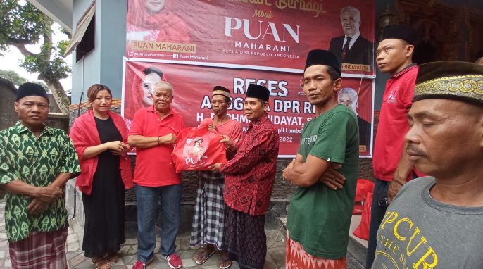Anggota DPR RI dari PDI Perjuangan H Rachmat Hidayat melaksanakan reses di Desa Taman Ayu, Kecamatan Gerung, Kabupaten Lombok Barat, kemarin (24/4). Dalam resesnya Rachmat membawa bingkisan paket sembako bantuan dari Ketua DPR RI Puan Maharani.