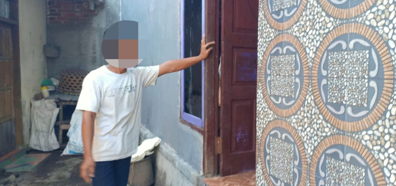 MENCERITAKAN KISAH: Murtede, warga Dusun Matek Maling Desa Ganti, Praya Timur, Loteng saat menceritakan kisahnya melawan empat begal hingga ditetapkan sebagai tersangka, Kamis (14/4).