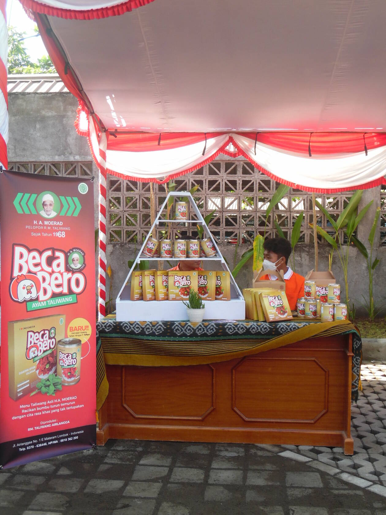 POTENSI DIKEMBANGKAN: Salah satu  kuliner lokal yang dapat ditemukan di Mataram. (NURUL/LOMBOK POST)