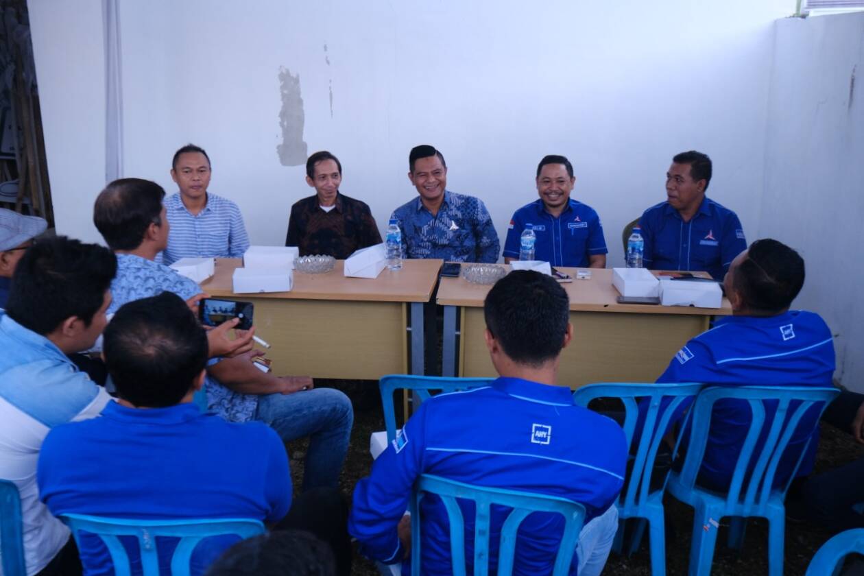 Suasana pertemuan Ketua Dewan Pimpinan Daerah (DPD) Partai Demokrat NTB, Indra Jaya Usman (IJU), bersama Ketua Umum Badan Pengurus Daerah (BPD) Himpunan Pengusaha Muda Indonesia (Hipmi) NTB, Putu Dedy Saputra, di Mataram, Rabu (1/6/2022).