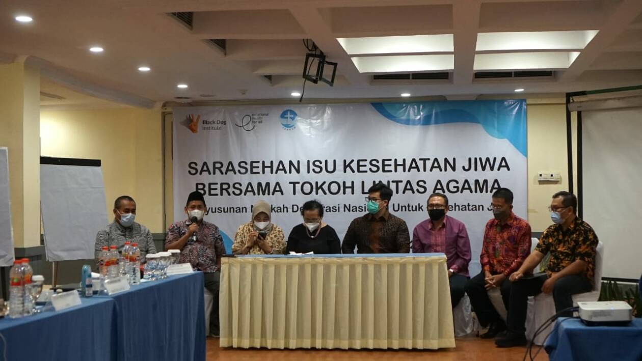 ATASI STIGMA: Tokoh lintas agama membahas dan mencari solusi terkait isu kesehatan jiwa dan fenomena bunuh diri di masyarakat, di Lombok Barat, kemarin.