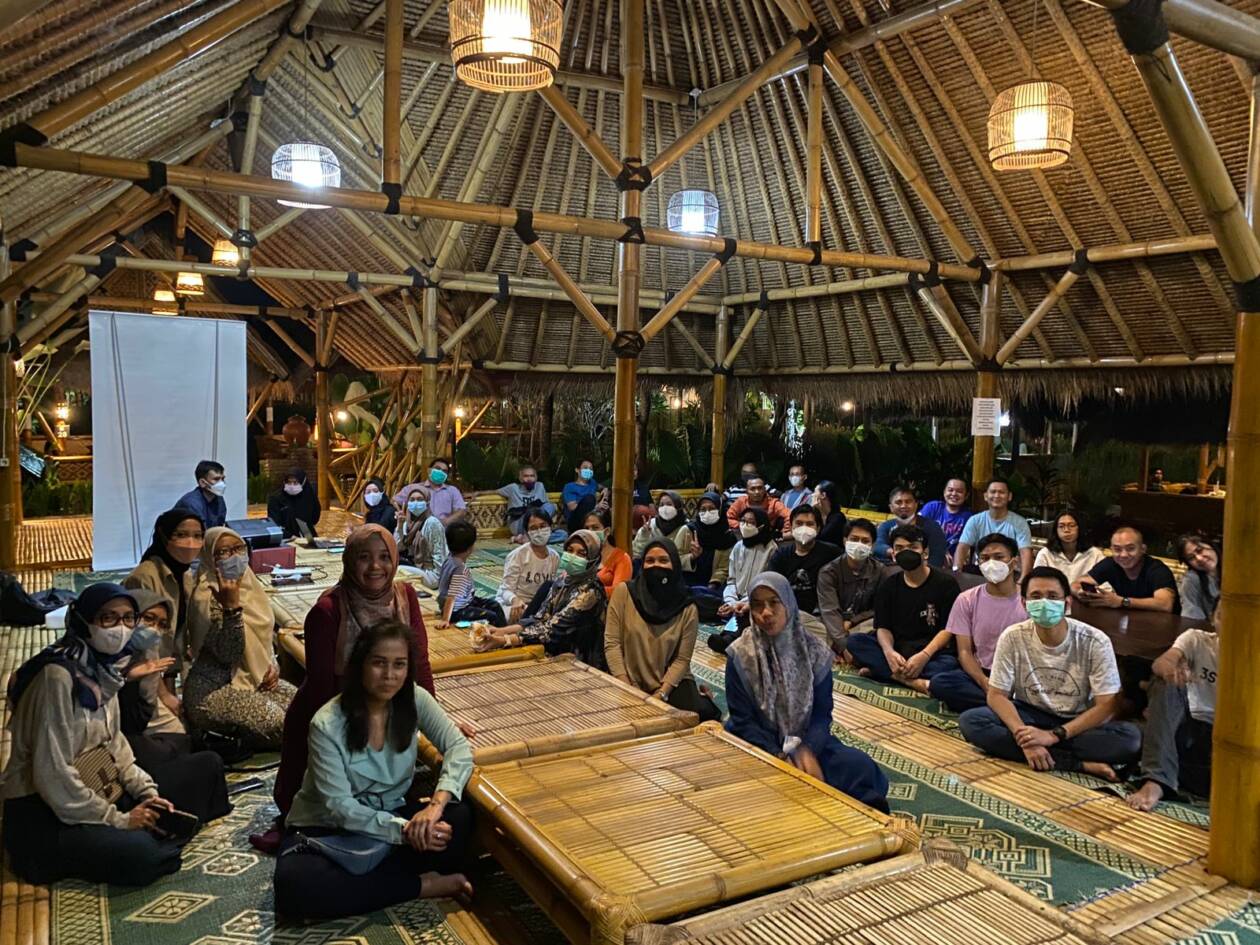 UNTUK KESELAMATAN: Foto bersama persiapan Gobar kenjering 30km dan pelatihan bantuan hidup dasar dari PERKI NTB, di Mataram, Jumat (21/7)