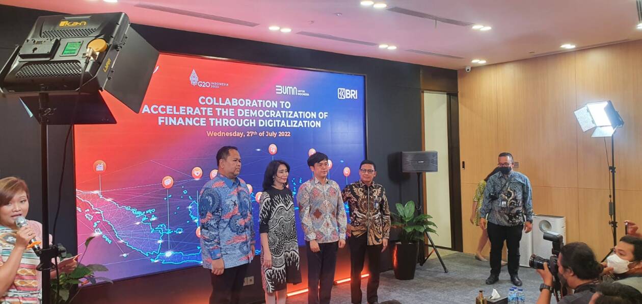 PT Bank Rakyat Indonesia (Persero) Tbk atau BRI terus mendukung perkembangan pasar modal di Indonesia. Komitmen ini ditunjukkan salah satunya melalui kolaborasi dengan PT Mirae Asset Sekuritas Indonesia untuk memperluas investasi, serta dalam rangka demok