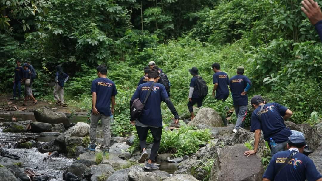 PERLU DIKAJI: Uji coba rute pendakian ke Gunung Rinjani melalui Desa Pakuan, beberapa waktu lalu. (IST/LOMBOK POST)