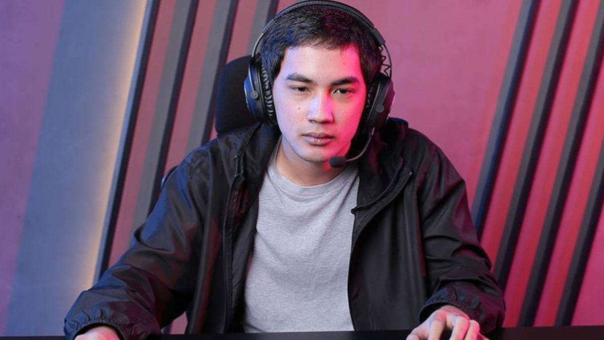 PEMAIN PROFESIONAL: Pemain Dota 2 asal Indonesia Muhammad Rizky saat ini menjadi salah satu pemain yang bergabung dengan tim esports luar negeri.(IST/LOMBOK POST)