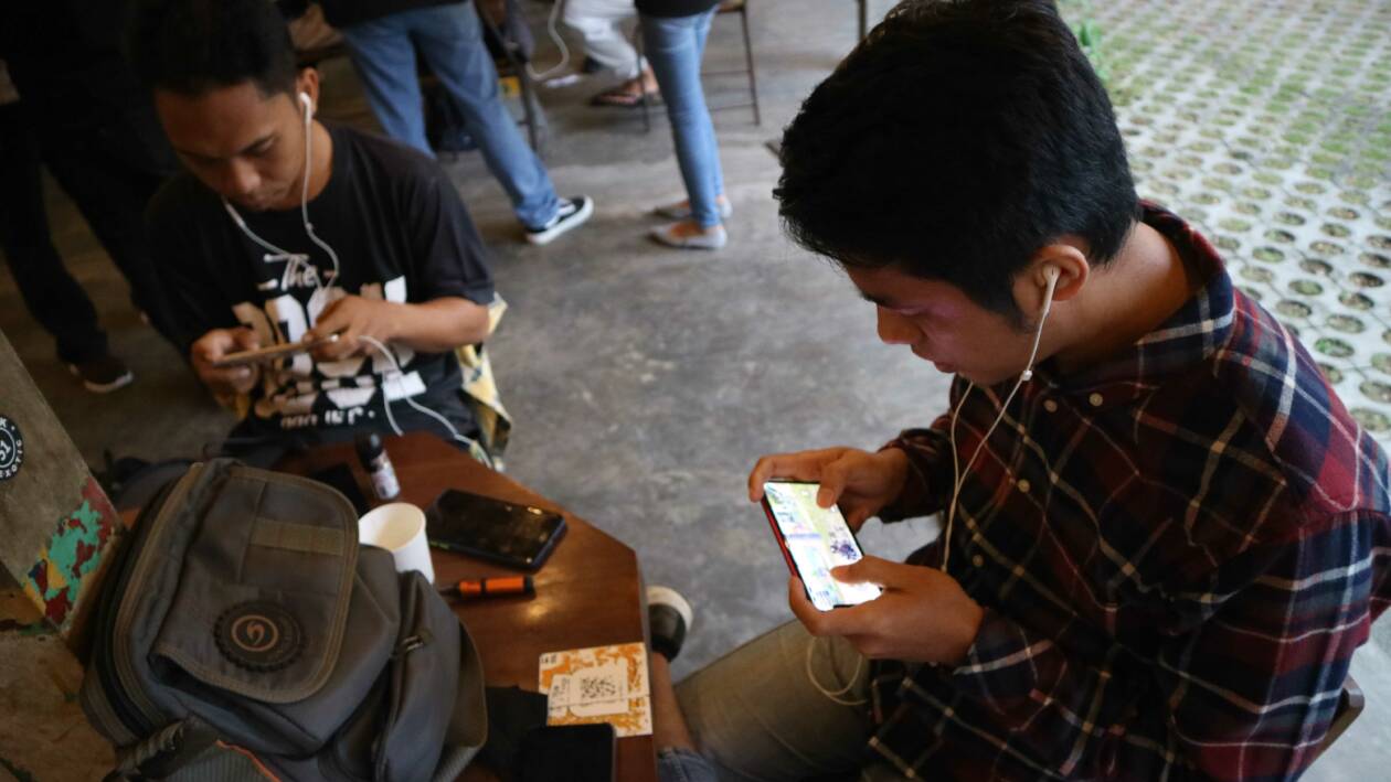 KUALIFIKASI: Tim asal NTB mengikuti babak kualifikasi seleksi daerah Piala Kasad 2022-PUBG Mobile, kemarin (11/8).(PUJO/LOMBOK POST)
