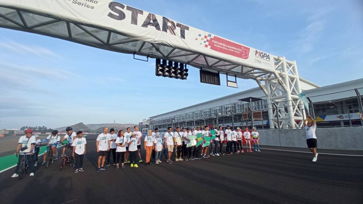JAJAL SIRKUIT: ITDC kini menyiapkan program Mandalika Track Walk yang memungkinkan masyarakat bisa masuk ke dalam sirkuit untuk berjalan kaki, berlari atau bersepeda.