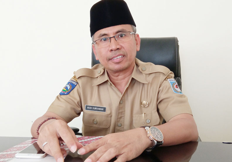 Kepala Disnaker Kota Mataram H Rudi Suryawan. (Foto: Toni/Lombok Post)