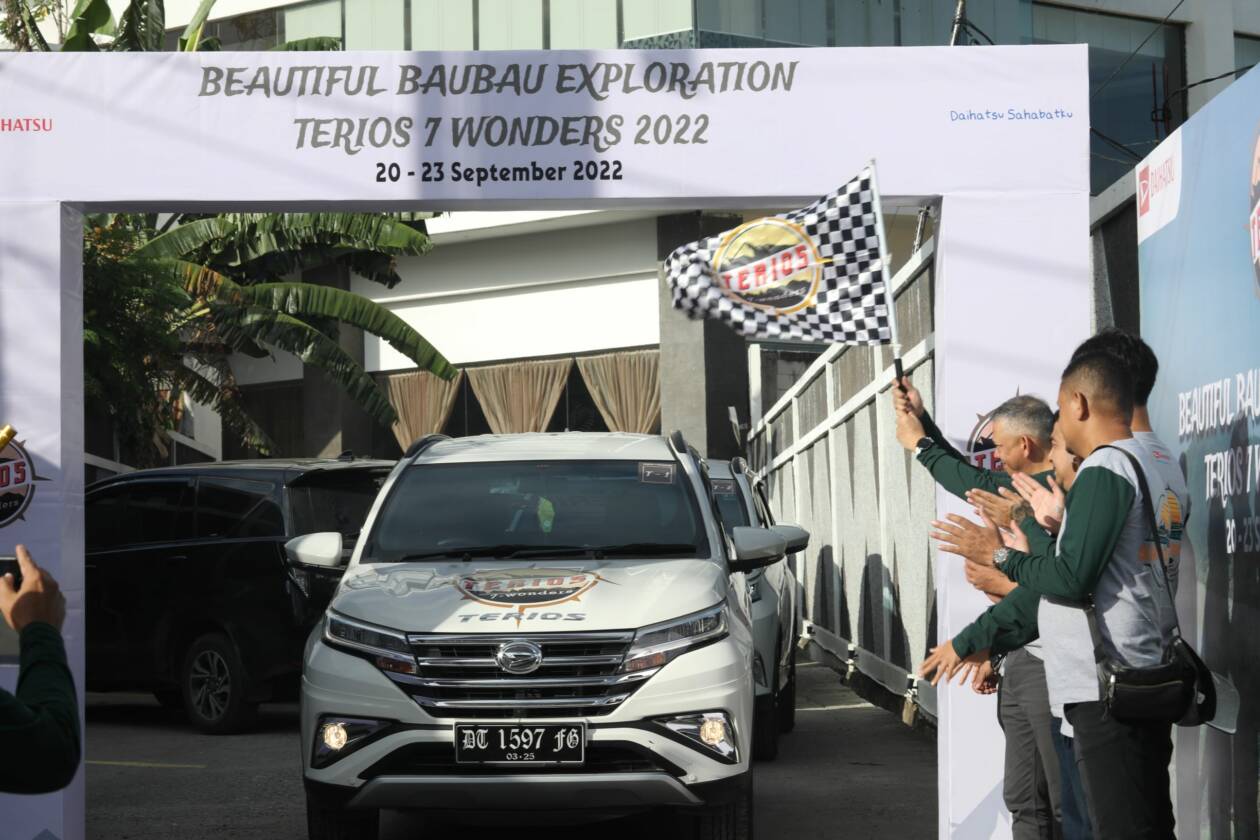 Seremoni pembukaan eksplorasi Petualangan Terios 7 Wonders 2022 di Baubau, Sulawesi Tenggara pada 20-23 September 2022