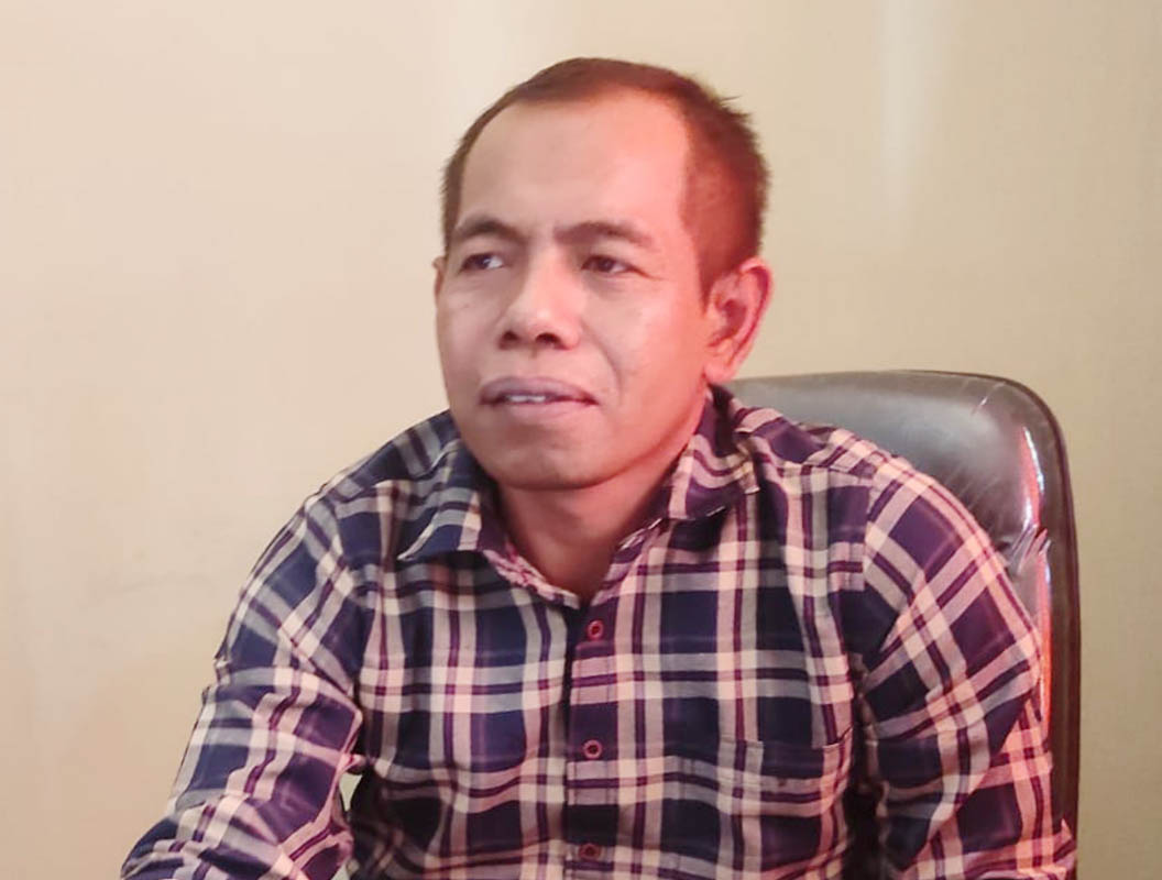 Kepala Bidang Ketenagakerjaan DTKPMPTSP KLU H Kadarusna. (Foto: Ferial/Lombok Post)