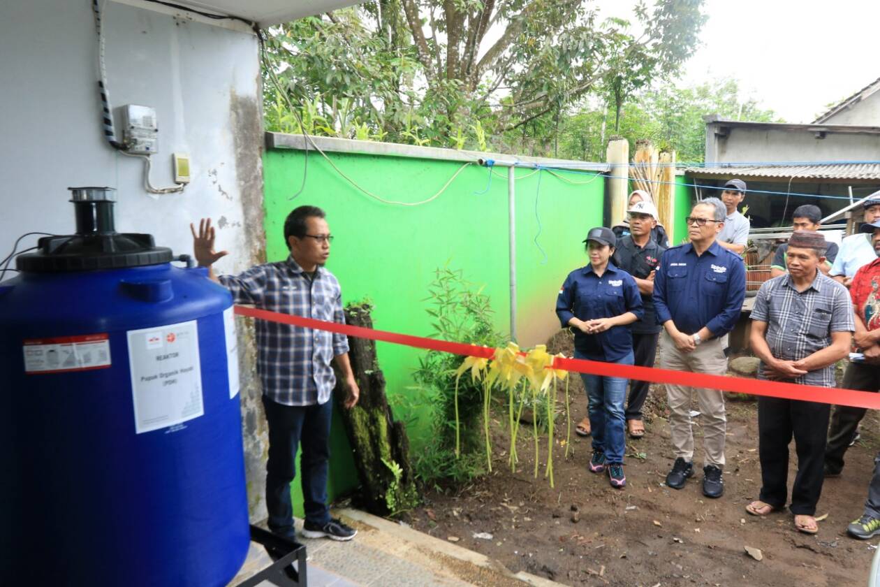 HASIL MELIMPAH: Inilah reaktor pupuk organik hayati hasil kerja sama BRIN dan EWINDO yang diserahkan kepada petani. Pupuk organik hayati ini mampu menjadikan produktivitas tanaman kian berlipat. (Dok Ewindo)