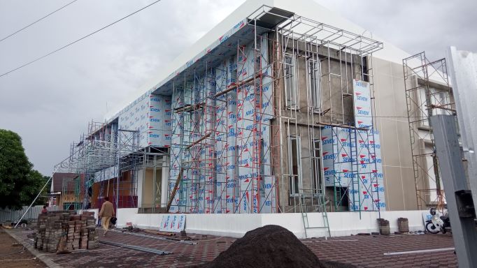 TONI/LOMBOK POST TAK BAKAL DIUTANG: Proyek Kantor Dinas Pemuda dan Olahraga Kota Mataram menjadi salah satu proyek fisik yang dilaksanakan Pemkot Mataram tahun ini. (TONI/LOMBOK POST)