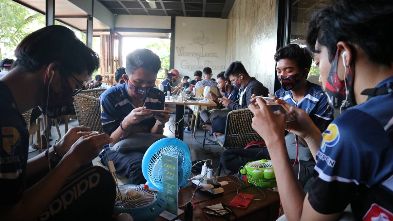 PERTAMA KALI: Tim esport bertanding di kompetisi lokal, beberapa waktu lalu.