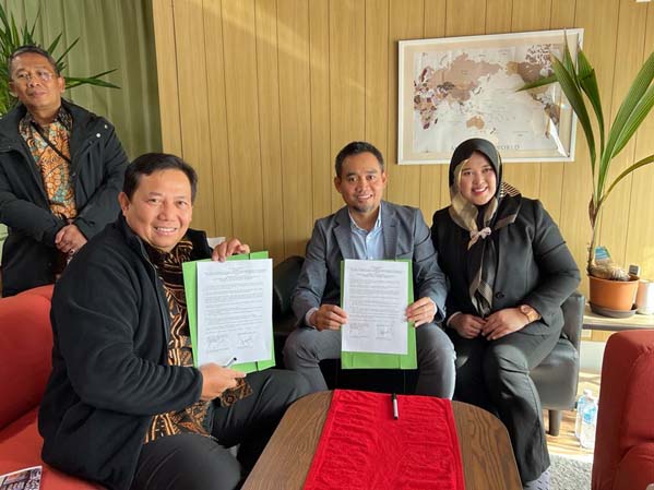 Hari terakhir kunjungan kerja (kunker) di Jepang, Direktorat Jenderal Kehutanan Sosial dan Kemitraan Lingkungan (PSKL) Kementerian Lingkungan Hidup dan Kehutanan (KLHK), melakukan bisnis matching dengan PT Sariraya di Nishio Jepang.