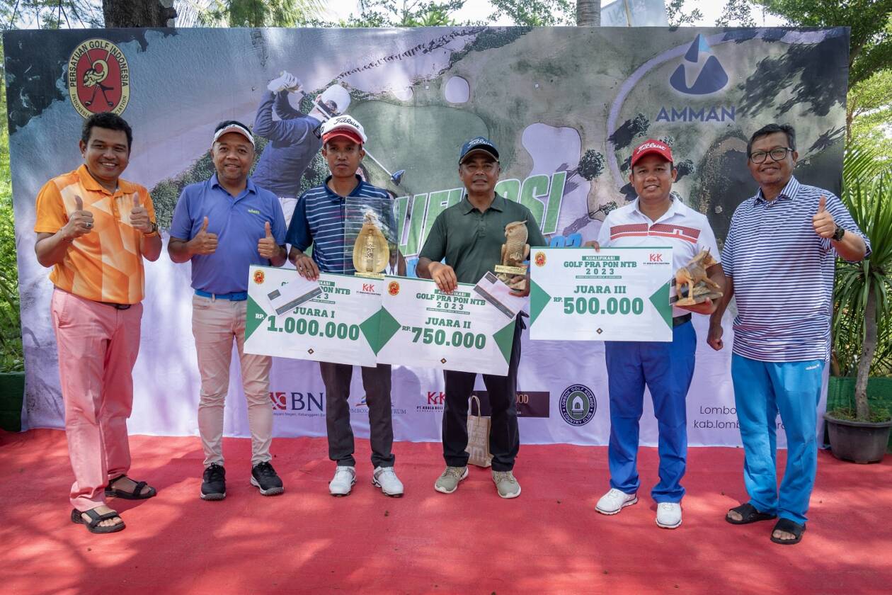 PERSIAPAN PON 2028: Jajaran Pengprov PGI NTB berfoto bersama para juara yang mengikuti mini turnamen Seleksi  Calon Atlet Pra PON di Sore Golf Kosaido, Lombok Utara, Minggu (29/1).(IST/Lombok Post)