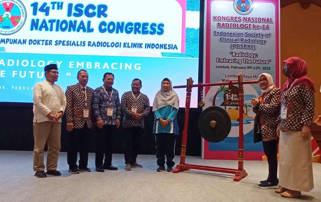 KONGRES: Suasana pembukaan Kongres Nasional Perhimpunan Dokter Spesialis Radiologi Klinik (PDSRKI) di Hotel Lombok Raya, Mataram, Jumat (10/2).(TONI/LOMBOK POST)