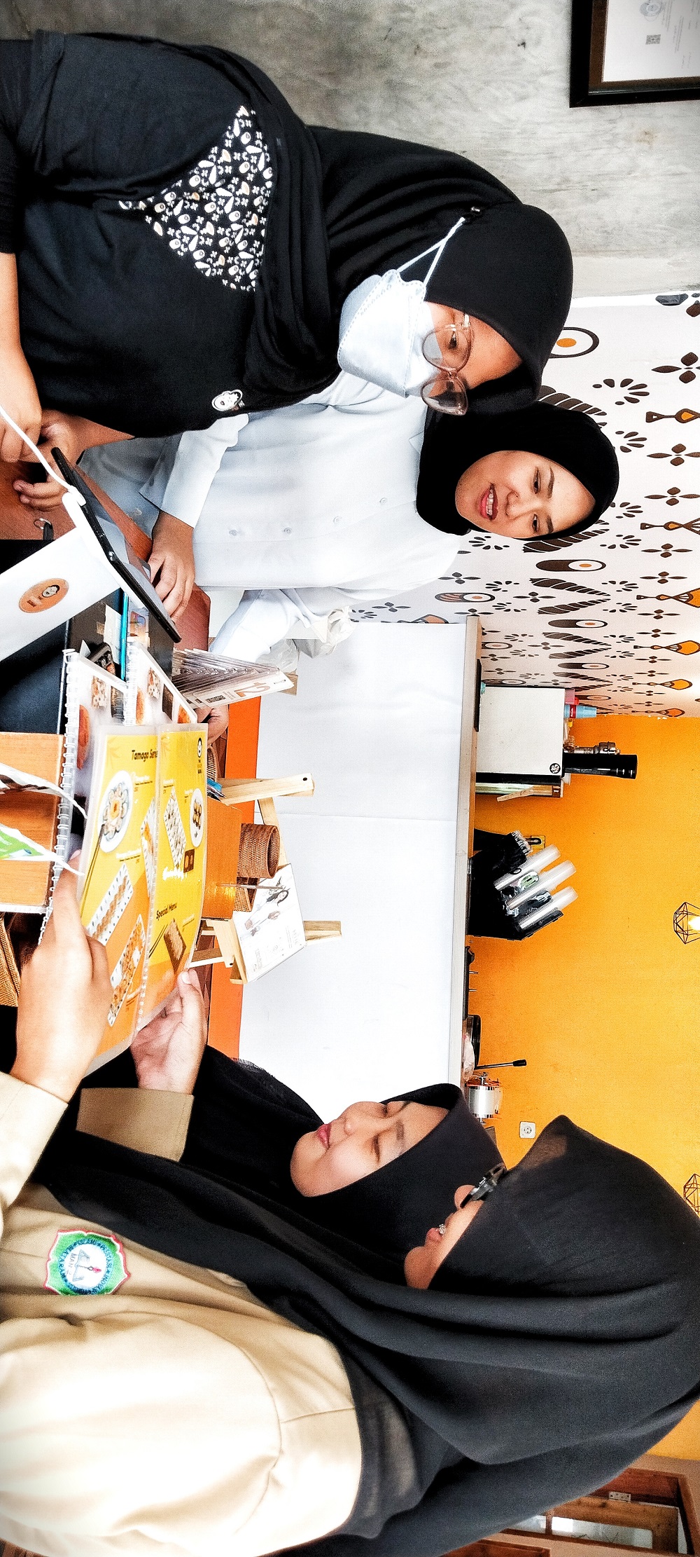 DIGANDRUNGI REMAJA: Owner The Hungry Sushi Mar