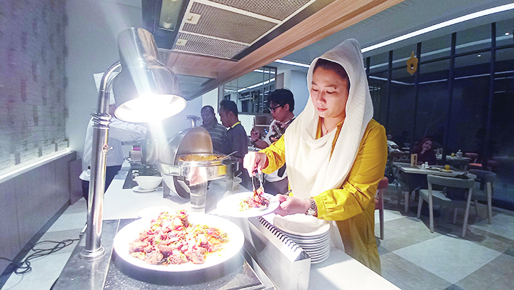 MENU NIKMAT: Inilah sejumlah menu Ifthar Ramadan yang tersedia di Hotel Prime Park Mataram selama Bulan Ramadan.