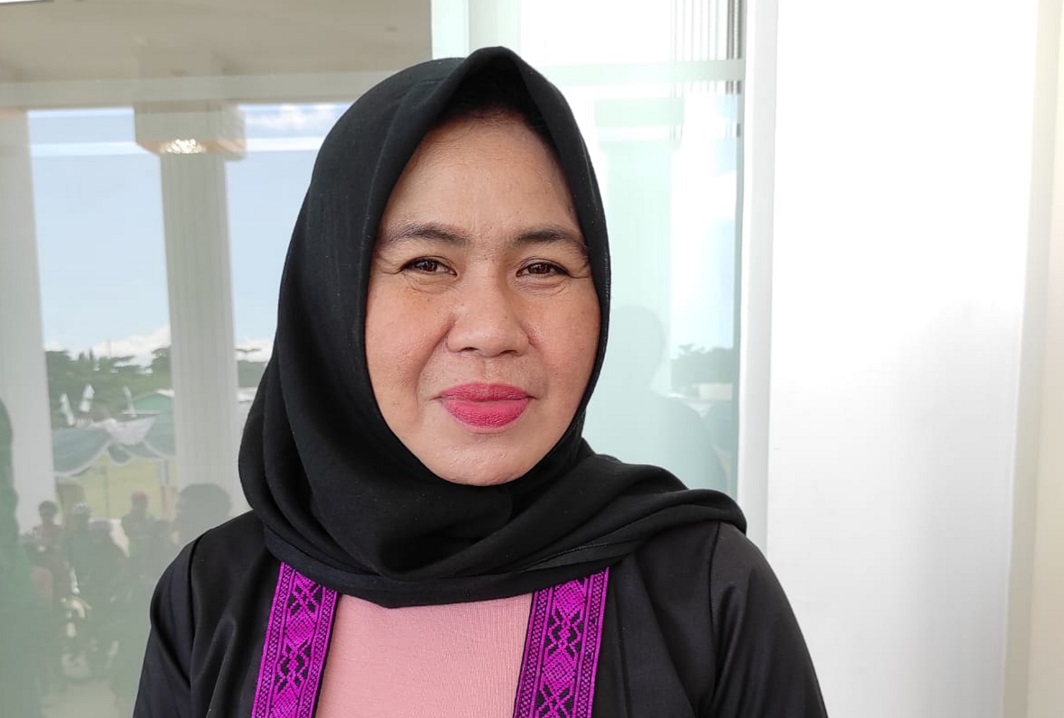 Denda Dewi Tresni Budi Astuti. (FERIAL/LOMBOK POST)