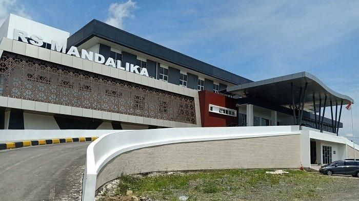 USULKAN KE PEMPROV: Pemkab Loteng akan mengusulkan ke Pemprov NTB agar pengelolaan RS Mandalika dilakukan Pemkab Loteng. (Dewi/Lombok Post)