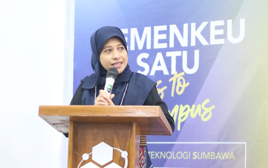 Kepala DJP Nusa Tenggara Syamsinar (Dok/Lombok Post)