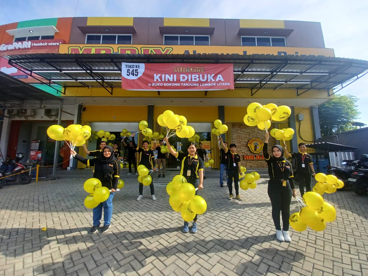 HADIR LEBIH DEKAT: MR DIY kini siap melayani konsumen yang ada di Lombok Utara. (MR DIY For Lombok Post)