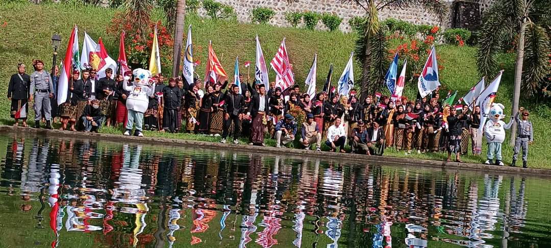 Susasna Kirab Pemilu di kecamatan Narmada, Lombok Barat. (Ist/Lombok Post)