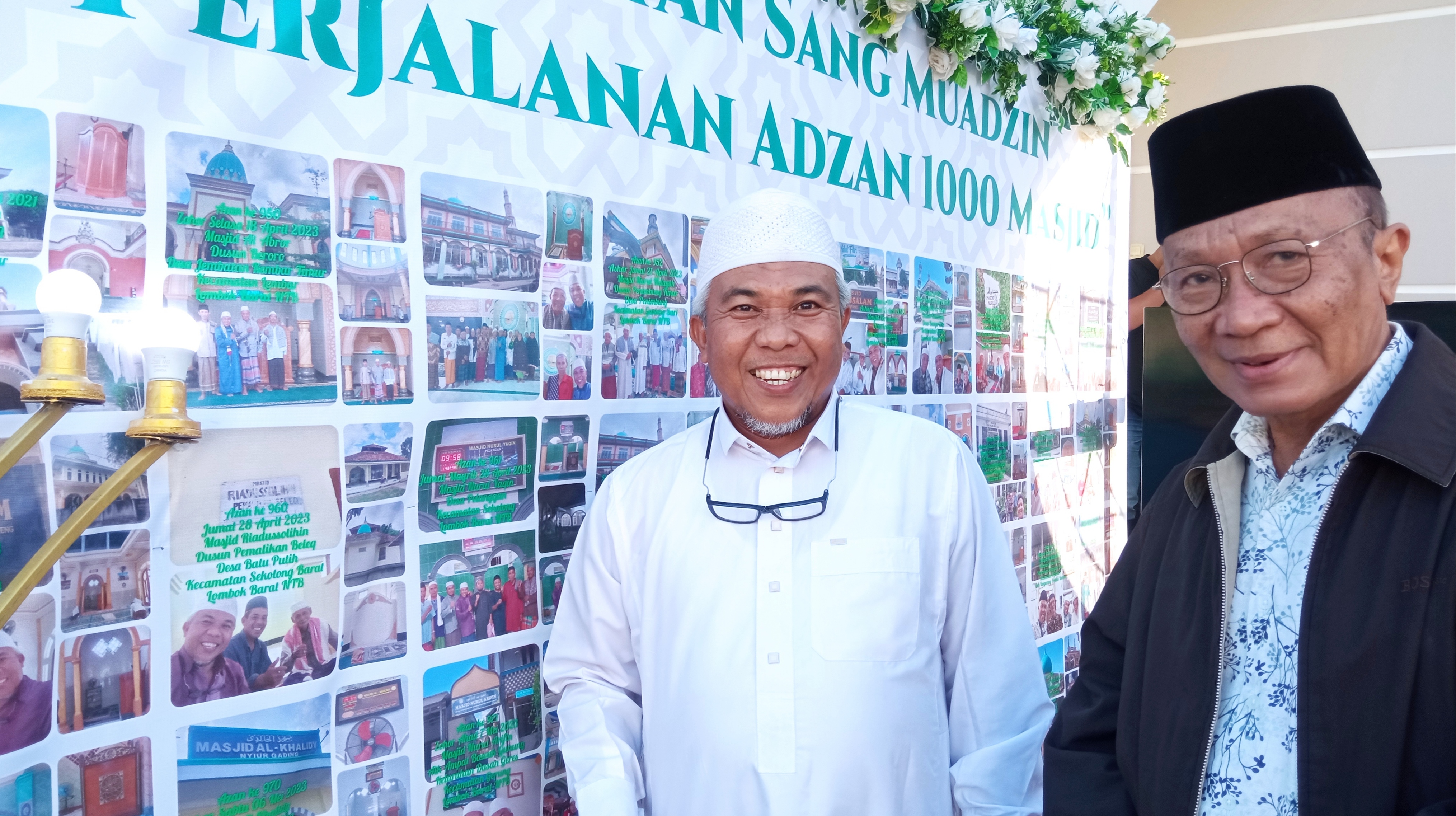 PENUH SYUKUR: Ketua RT yang juga Muazin Masjid Hubbul Wathan Islamic Center Mataram saat mengadakan acara tasyakuran atas selesainya perjalanannya azan di seribu masjid yang ada di Pulau Lombok, Sumbawa hingga Arab Saudi. TONI/LOMBOK POST