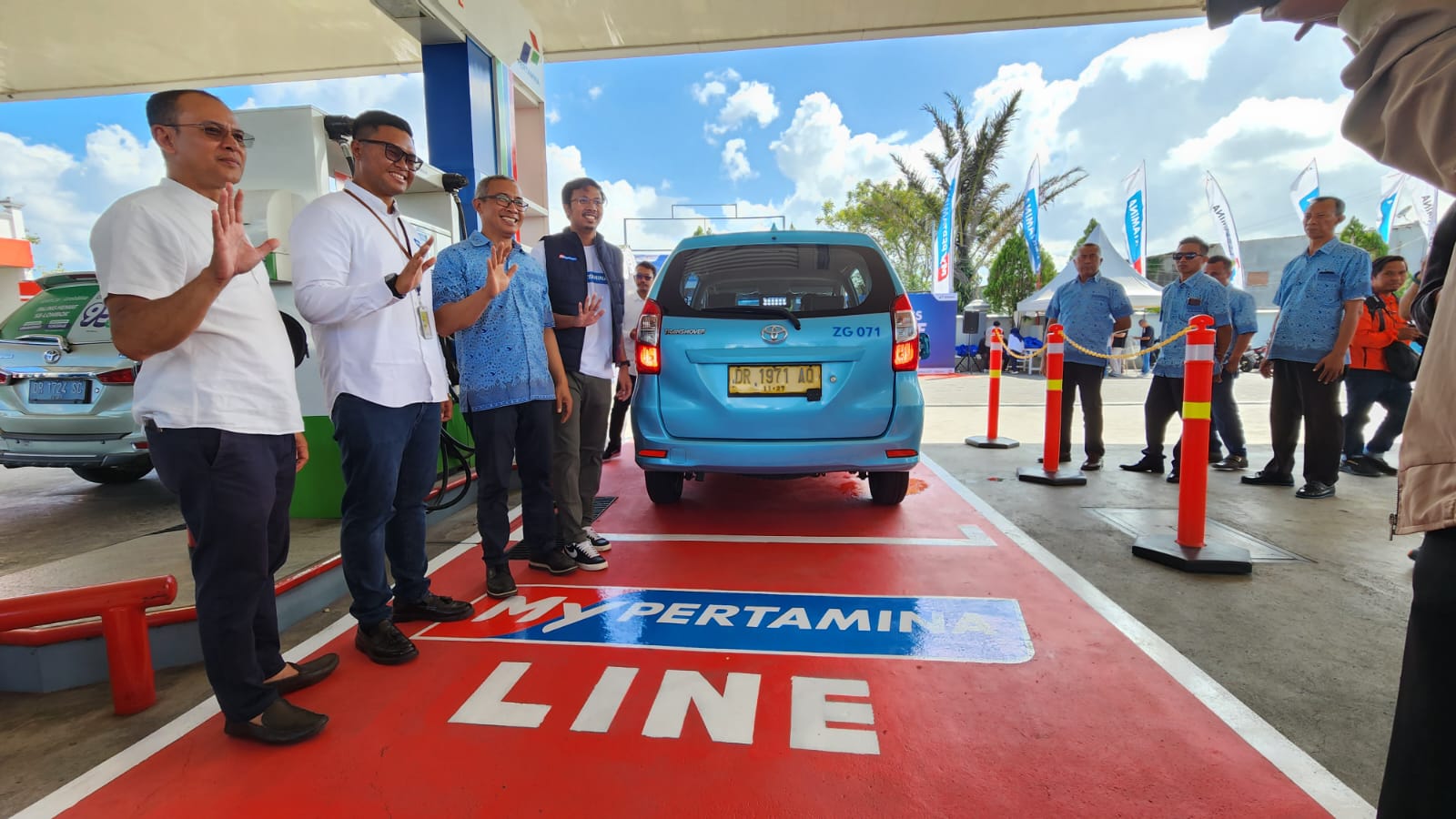 Peluncuran cashless MyPertamina Line tahap awal berlaku untuk lima SPBU di Pulau Lombok, Rabu (16/8).