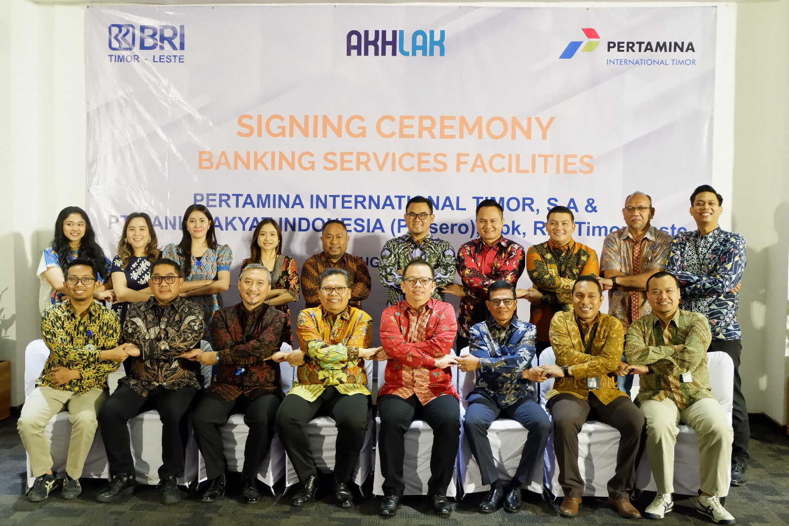 Salah satunya dengan yang dilakukan oleh PT. Bank Rakyat Indonesia (Persero) Tbk, R.P. (Representacao Permanente) Timor-Leste Branch atau BRI Cabang Timor-Leste membangun sinergi BUMN, BRI Timor-Leste menginisiasi kerja sama Banking Services Facilities de