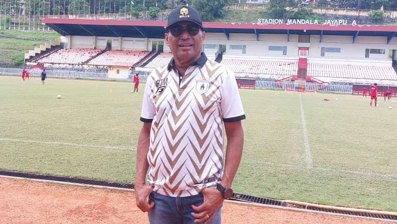 Ketua Umum Persipura, Benhur Tomi Mano.