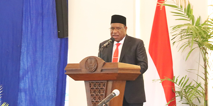 Wakil Menteri Dalam Negeri (Wamendagri) John Wempi Wertipo dalam acare pelantikan Anggota MRP, Selasa (7/11/2023).