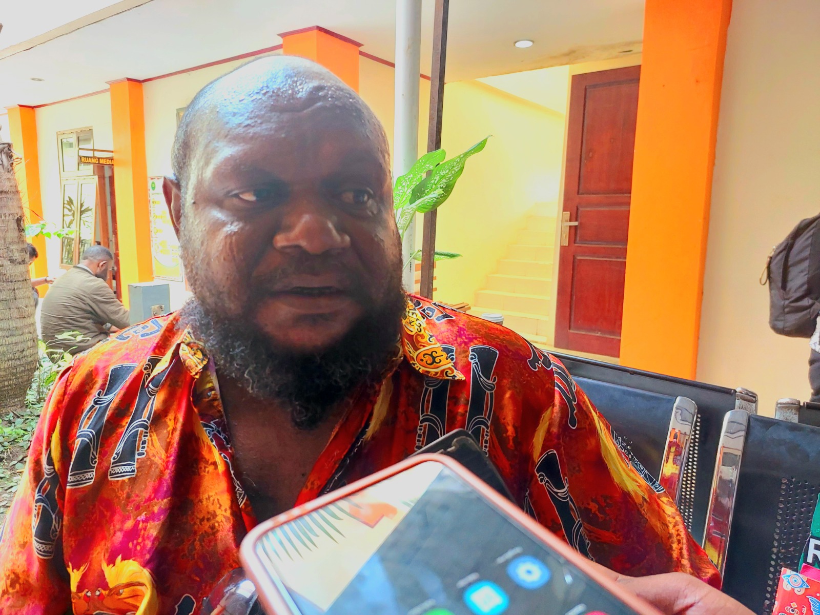 Direktur LBH Papua, Emanuel Gobay.