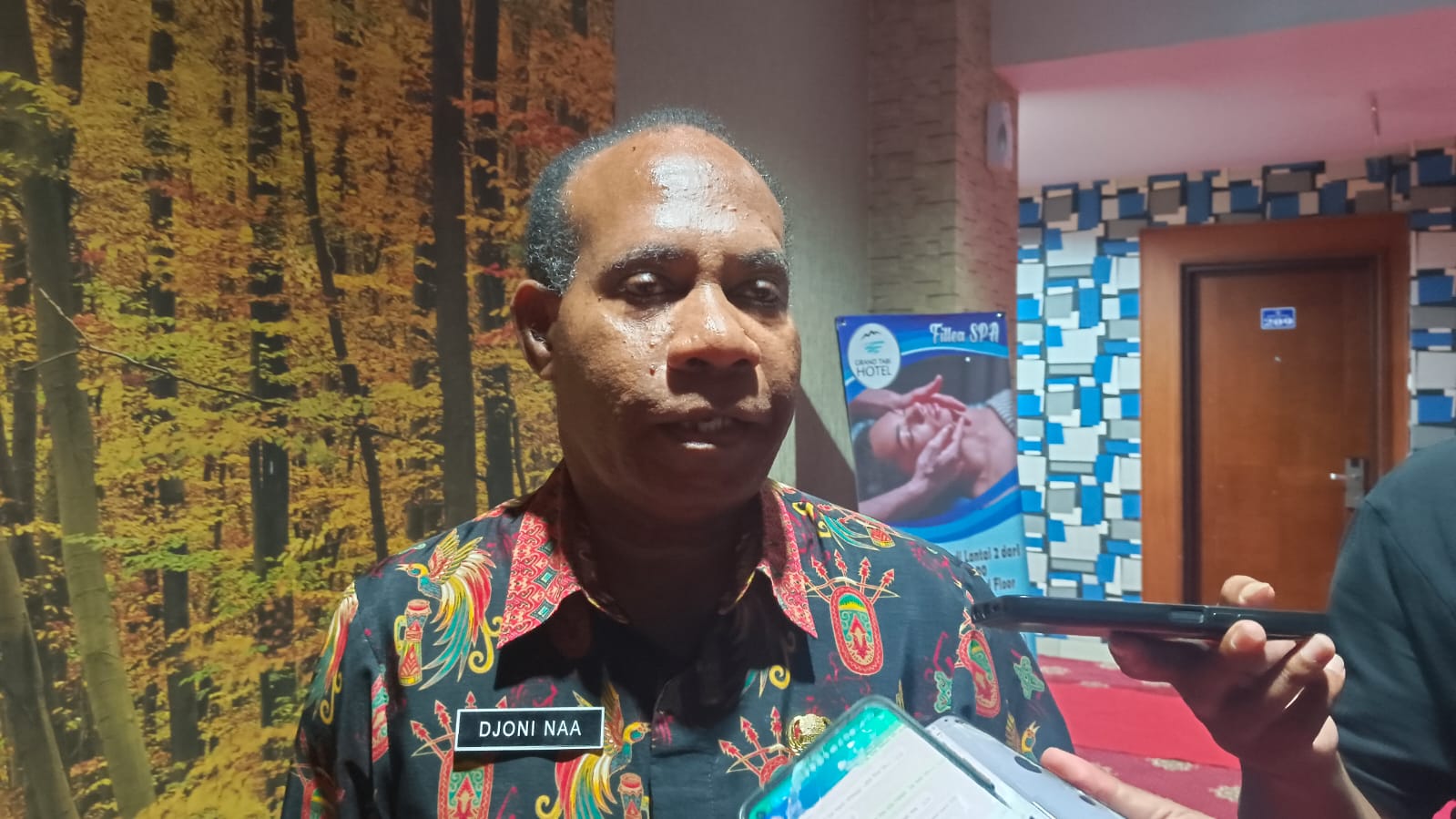 Kadinasker Kota Jayapura, Djoni Naa.