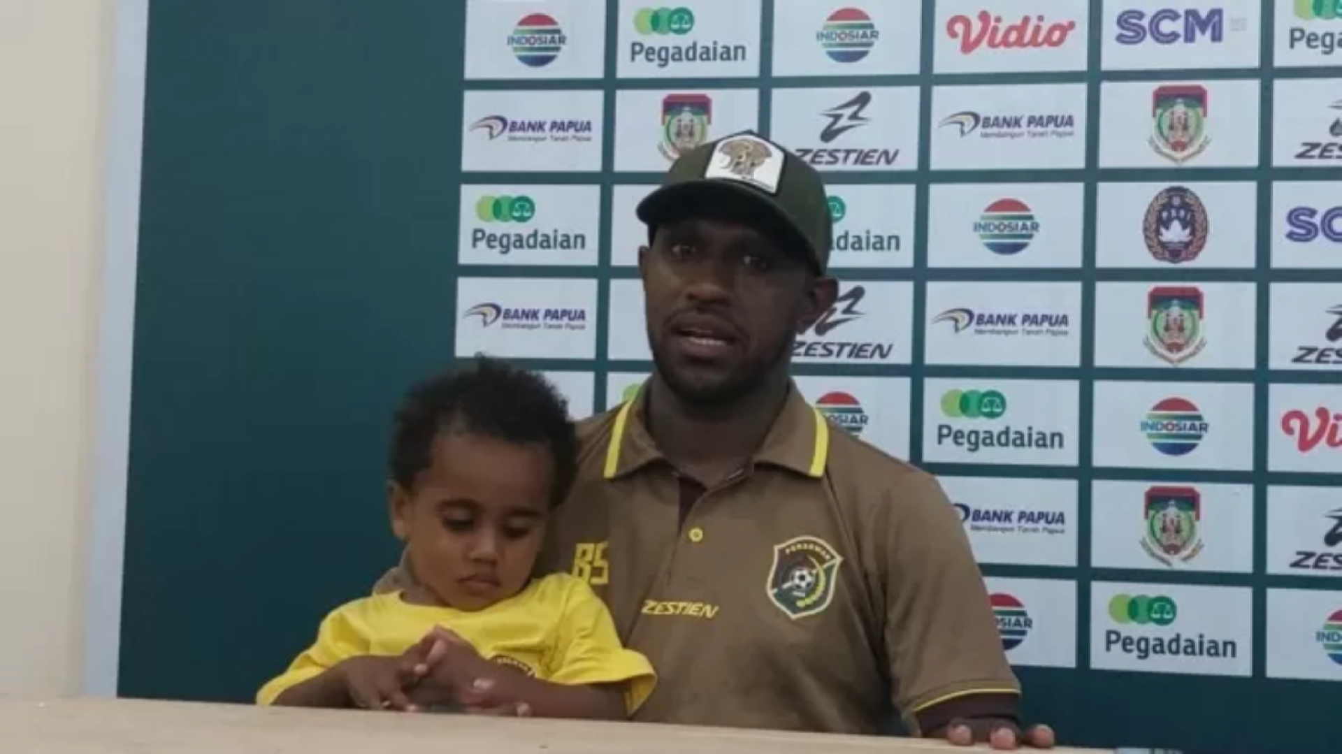 Kapten Persewar Waropen, Boaz Solossa.