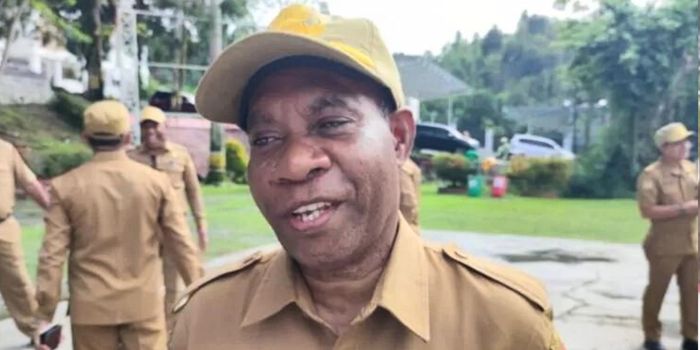 Kepala Dinas Tenaga Kerja Kota Jayapura, Djoni Naa, bicara soal pengangguran di Kota Jayapura.