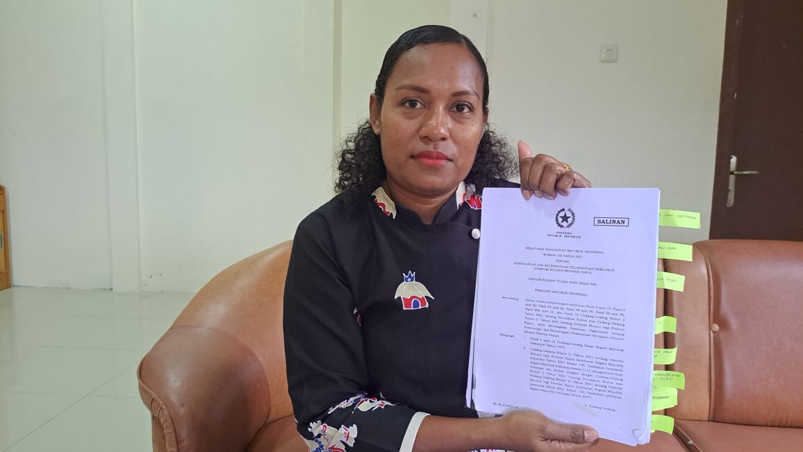 Kepala Kesbangpol Kabupaten Keerom, Elchi Meho saat ditemui di ruang kerjanya Arso, Selasa (05/12/2023).