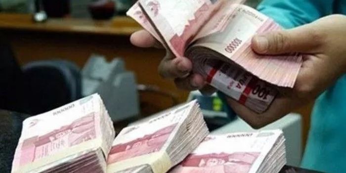 ILUSTRASI Uang - Pemerintah siap menyalurkan Bantuan Subsidi Upah (BSU) bagi tenaga kerja dengan upah di bawah Rp 3,5 juta atau di bawah UMP.