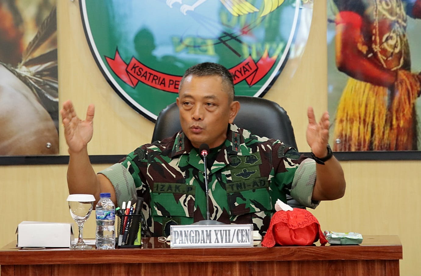 Pangdam XVII/Cenderawasih, Mayjen TNI Izak Pangemanan.