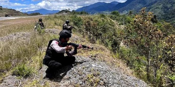 ILUSTRASI - Kontak tembak terjadi antara TNI-Polri dan KKB di Intan Jaya, Jumat (18/1/2024). Satu anggota Brimob dinyatakan meninggal akibat tertembak.